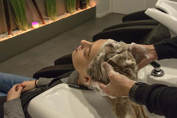 Tratamiento Luxury para recuperar la hidratación del cabello y combatir el encrespamiento
